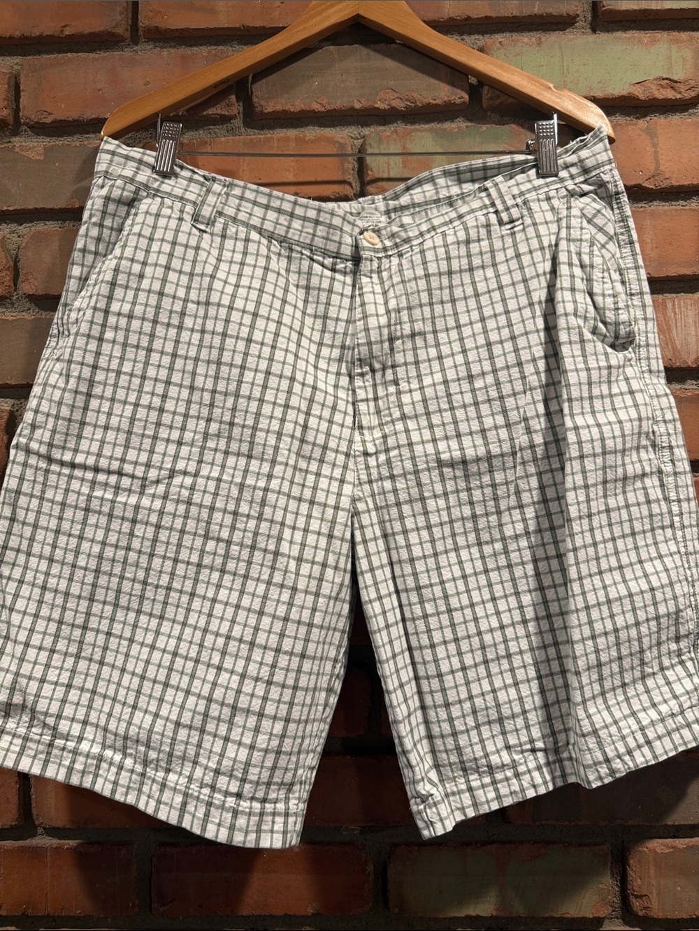 Men's White & Greem Plaid Casual Shorts
